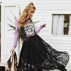 🦋 UFT/Sale Black Magic Raglan ~ Vintage Spell